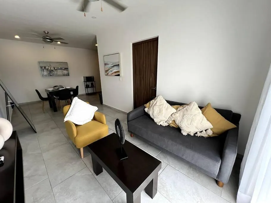 Fast Wifi/5 Min Beach/Private Parking Playa del Carmen Apartment